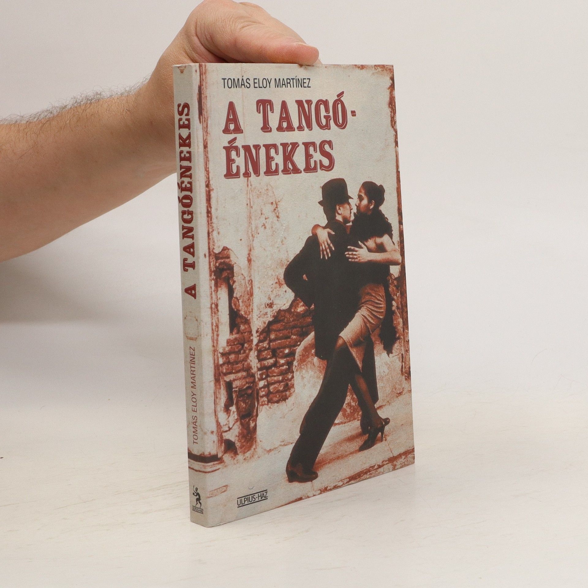 Tomás Eloy Martínez A tangó énekes