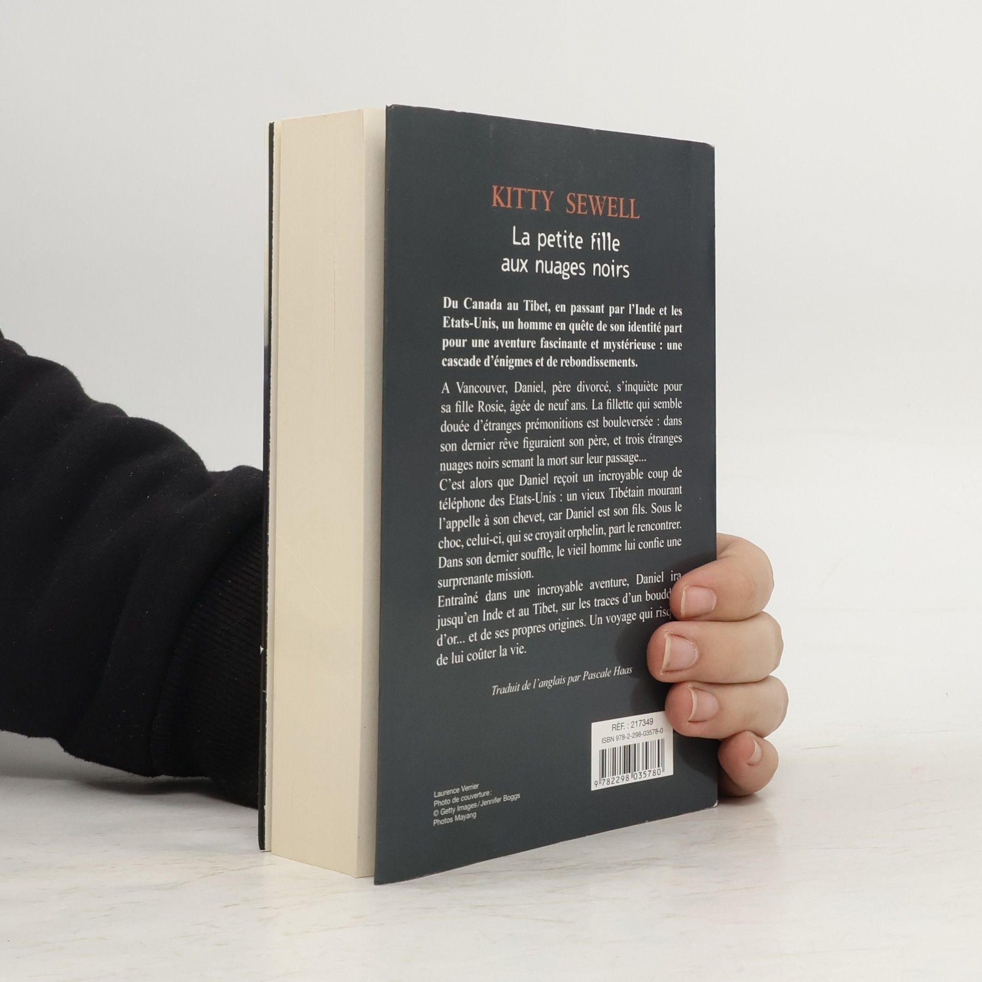 Kitty Sewell La petite fille aux nuages noirs