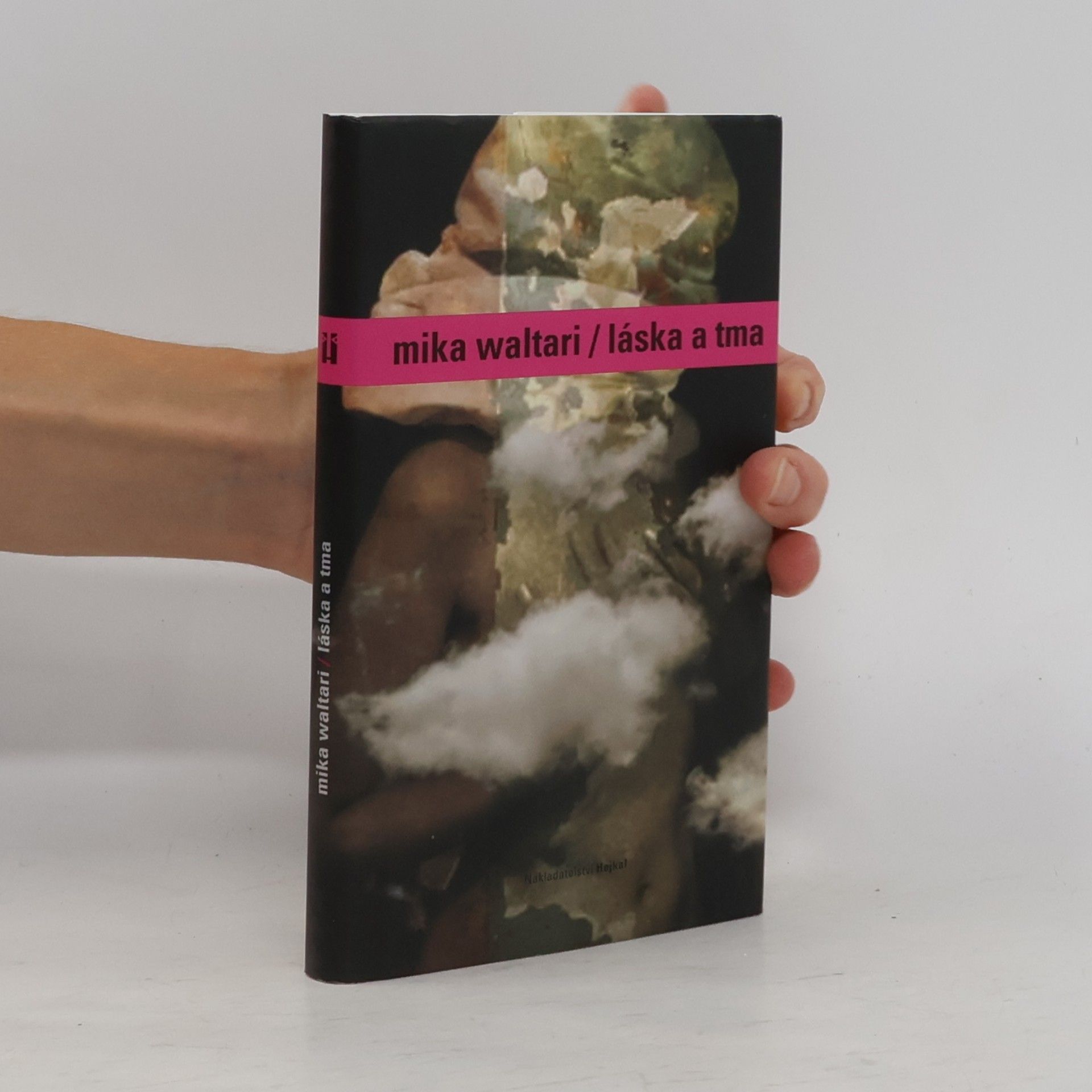 Mika Waltari Láska a tma