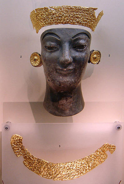 Archivo:Delphi chryselephantine.jpg
