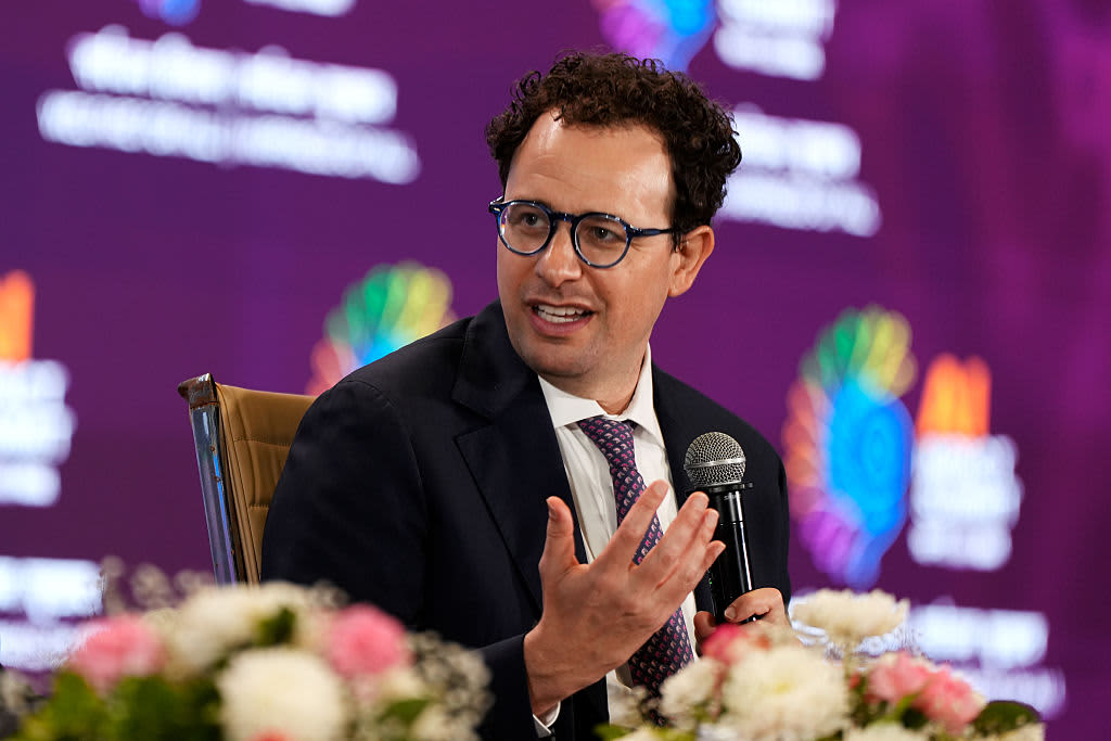 Anthropic rolls out Claude Opus 4.7, an AI model that is less risky than Mythos